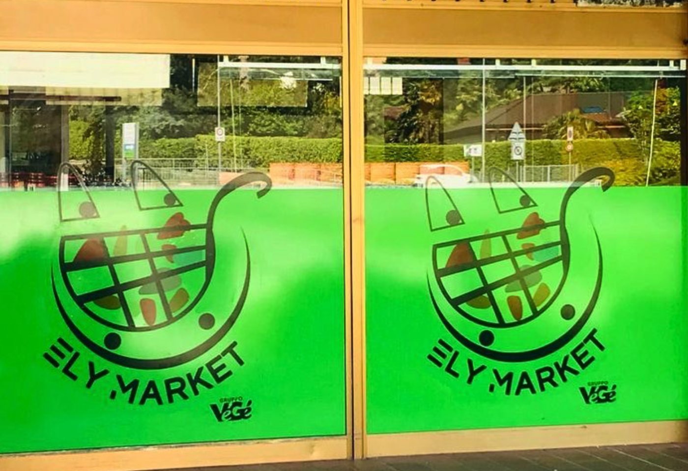 Ely Market — Vetrofanie